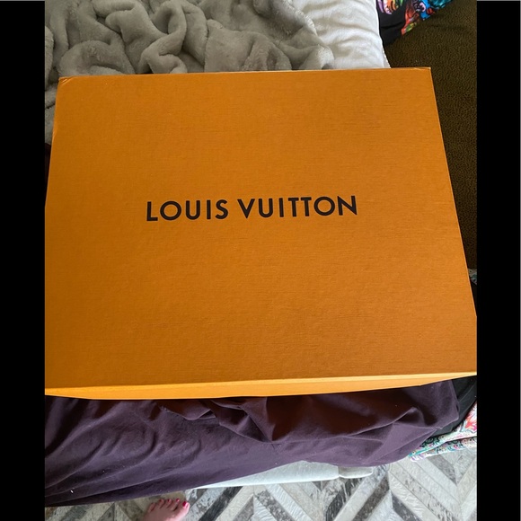 Accepting offers!! AUTHENTIC LOUIS VUITTON EPI DOC bb COQUELICOT - Picture 4 of 12